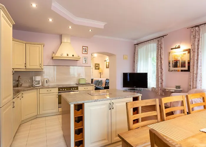 Caloroczny Magnolia Milkow-karpacz Сasa de vacaciones Miłków